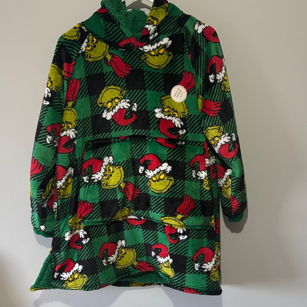 Green and Black Grinch Hooded Blanket